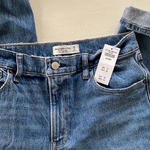 Abercrombie & Fitch New 90s Ultra High Rise Jeans in Medium Wash